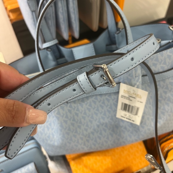 Michael Kors Sky Blue MD Carson Satchel - Picture 6 of 7